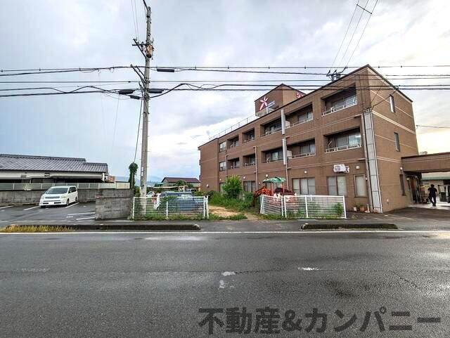 松山市南梅本町の売地の前面道路含む現地写真|前面道路含む現地写真です
