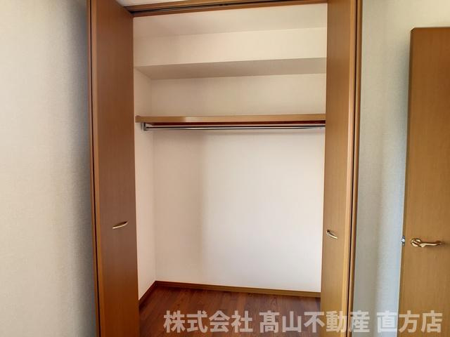 直方市大字植木のアパートの収納