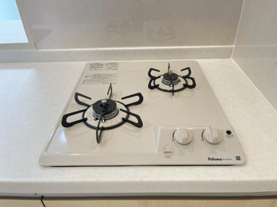 【キッチン】 | Ｆｉｒｓｔ（ファースト） | 2口ガスコンロ（イメージ）