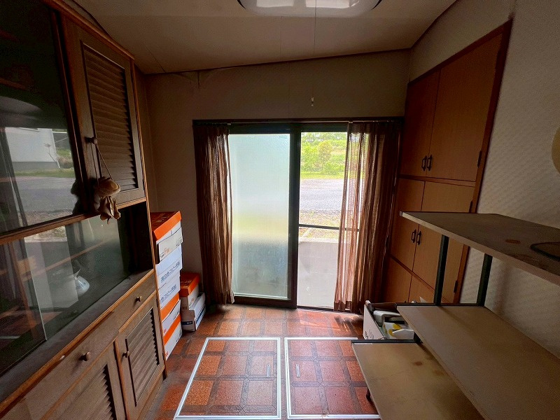 南部町阿賀中古戸建のキッチン|増築部になっております。