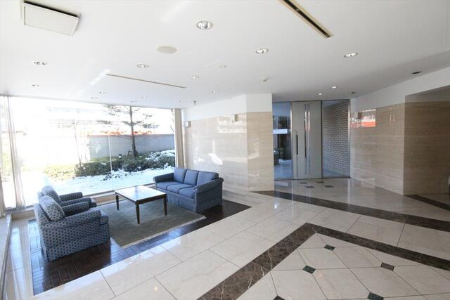 川崎市麻生区万福寺１丁目の賃貸マンションのロビー