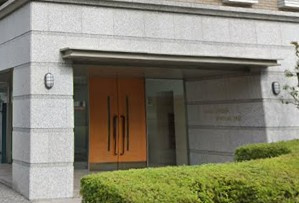 川崎市麻生区万福寺１丁目の賃貸マンションのエントランス
