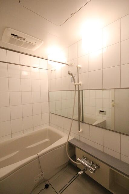 川崎市麻生区万福寺１丁目の賃貸マンションの浴室|参考写真