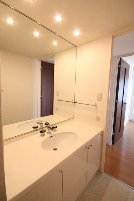 川崎市麻生区万福寺１丁目の賃貸マンションの洗面所|参考写真