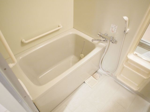 南海ハイライズフラット天下茶屋の浴室