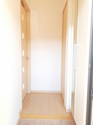 【玄関】 | ブリッサ・ＩＺＵＭＩ | シンプルで使いやすい玄関です