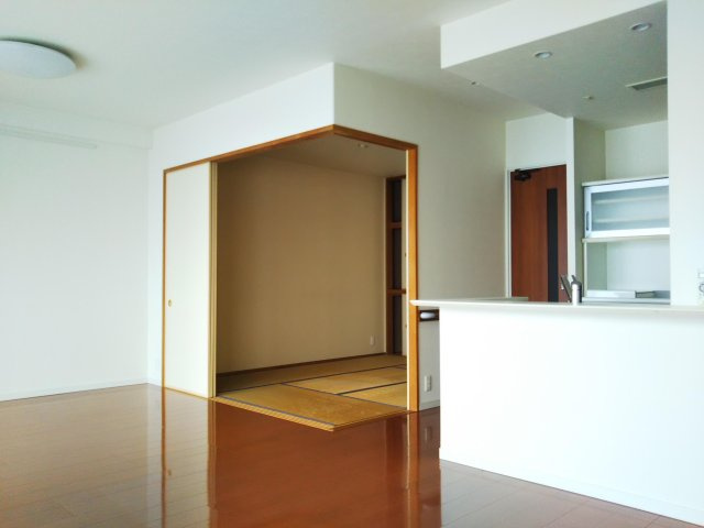 サーパス久保田南の居間・リビング