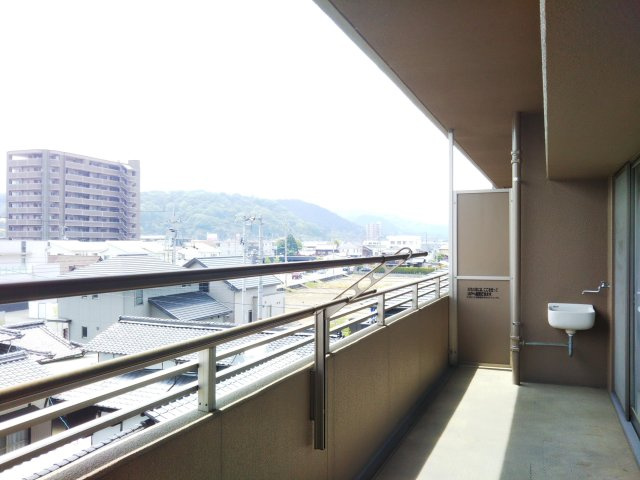 サーパス久保田南のバルコニー