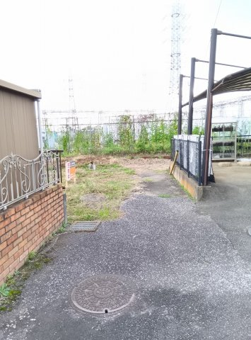 筑西市乙の前面道路含む現地写真|北側道路（2025年10月撮影）