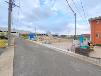 【前面道路含む現地写真】