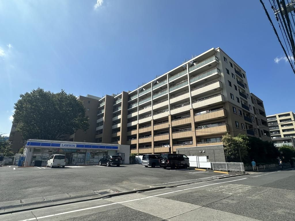 三鷹市下連雀８丁目の中古マンションの外観