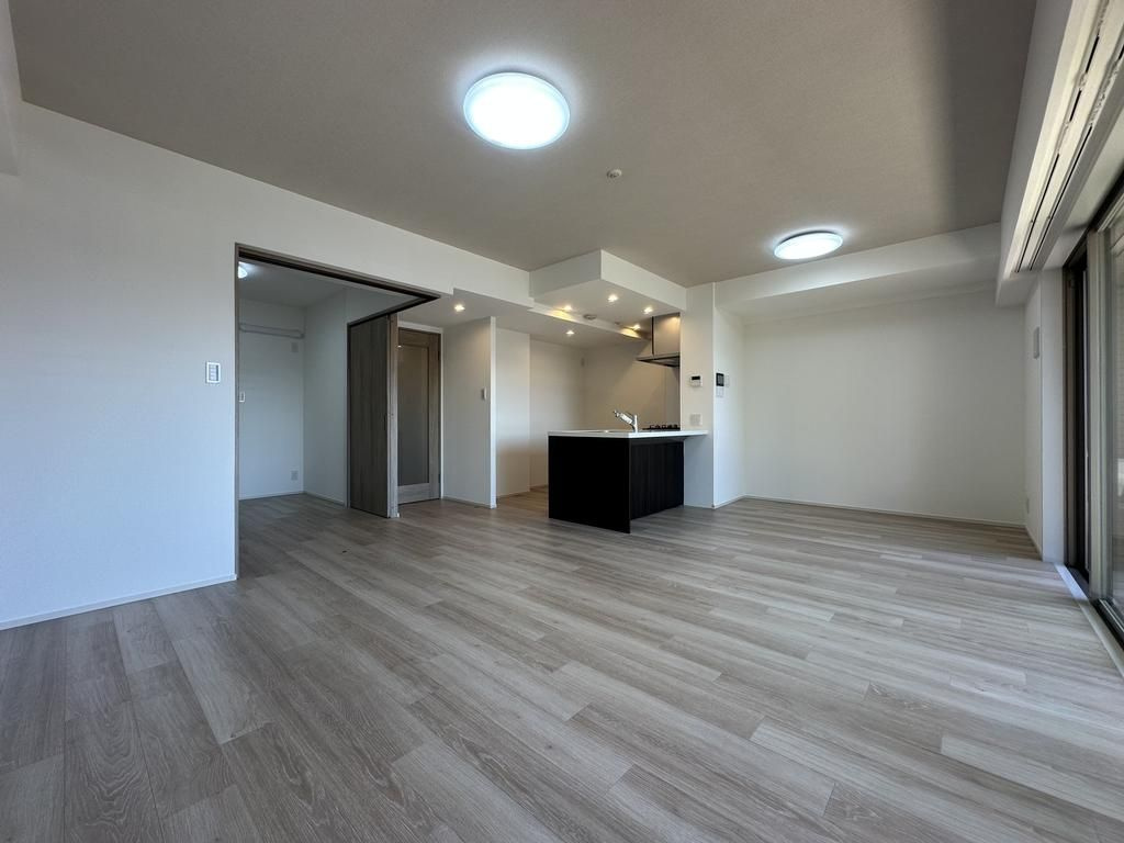 三鷹市下連雀８丁目の中古マンションの居間・リビング