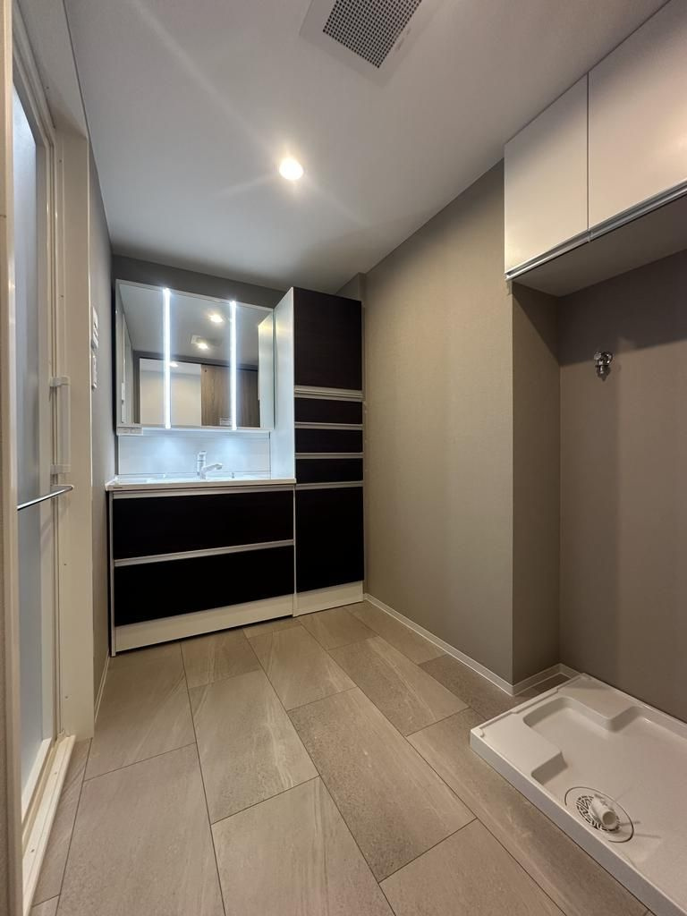 三鷹市下連雀８丁目の中古マンションの独立洗面台