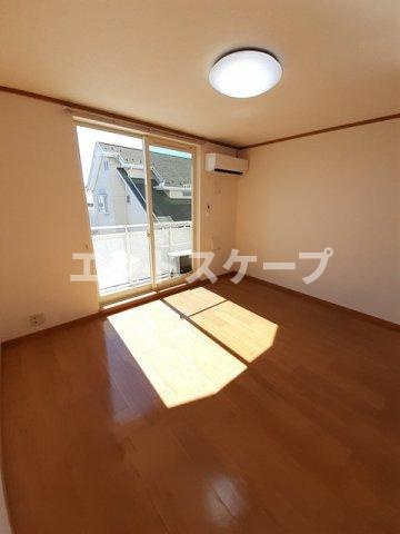 シャルマン・ヴィラＡの居間・リビング|高崎、前橋のお部屋探しはエンドスケープまで！お客様の理想お聞かせ下さい♪