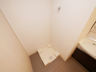 【設備】 | プレサンス堺筋本町駅前シェル | 洗濯機置き場です