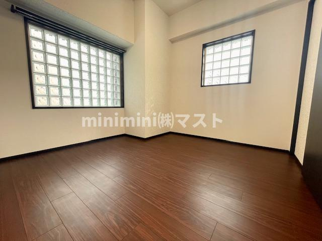 プレジオ梅田の居間・リビング