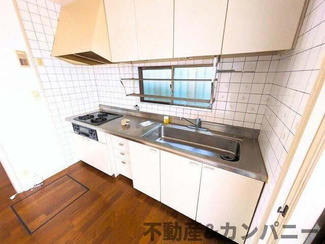 南持田町中古戸建のキッチン|お料理しやすいキッチンです