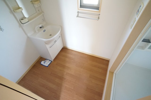 グリーンハイム伊丹の洗面所|参考、同建物・同間取りの号室