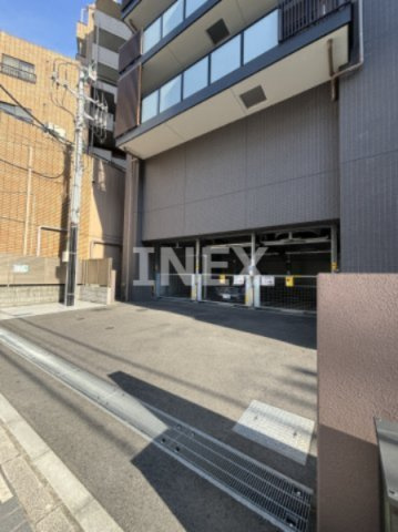 ディームス横濱青木町の駐車場