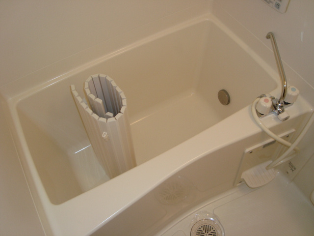 スモールウィンの浴室|浴室