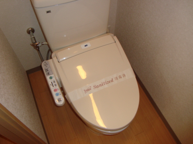 スモールウィンのトイレ|シャワー付トイレ