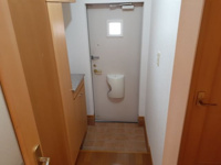 明るい玄関です