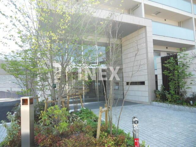 横浜市港北区日吉本町１丁目の賃貸マンションのエントランス