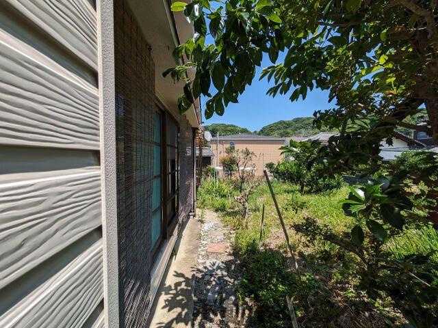 松山市吉藤２丁目の売地の周辺