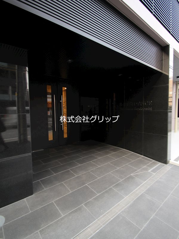 S-RESIDENCE横濱阪東橋のエントランス