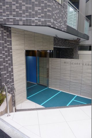 ウエルカーサ文京湯島のエントランス