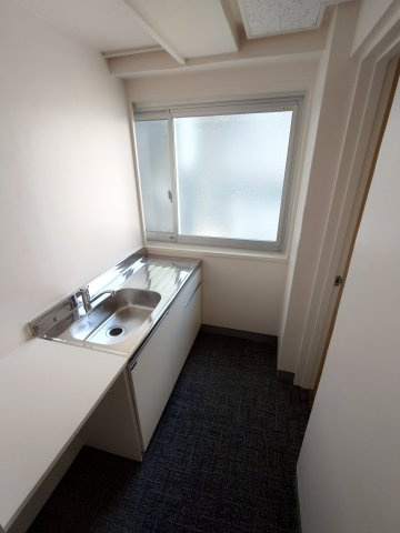 楽ビルのキッチン