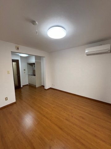 アバンサール壱番館の居間・リビング