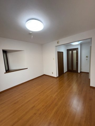 アバンサール壱番館の居間・リビング