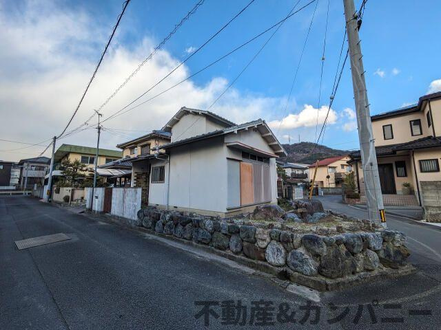 松山市畑寺３丁目の売地の前面道路含む現地写真|前面道路含む現地写真です