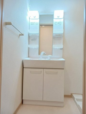 【洗面所】 | ソレイユ壱番館 | 広い洗面スペース