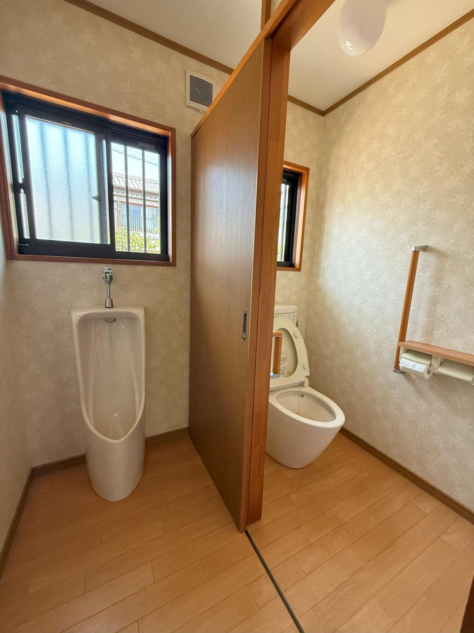 高知市若草町　中古戸建てのトイレ