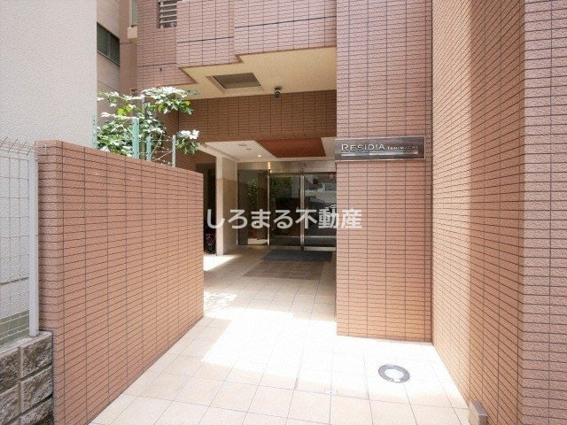 レジディア谷町のエントランス