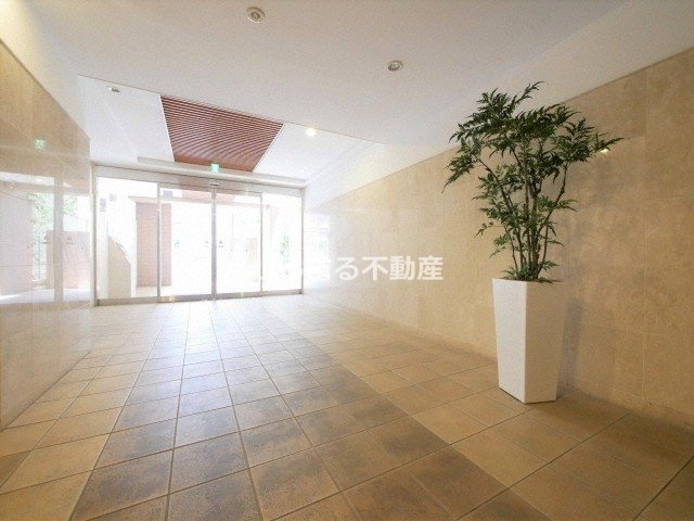 レジディア谷町のロビー