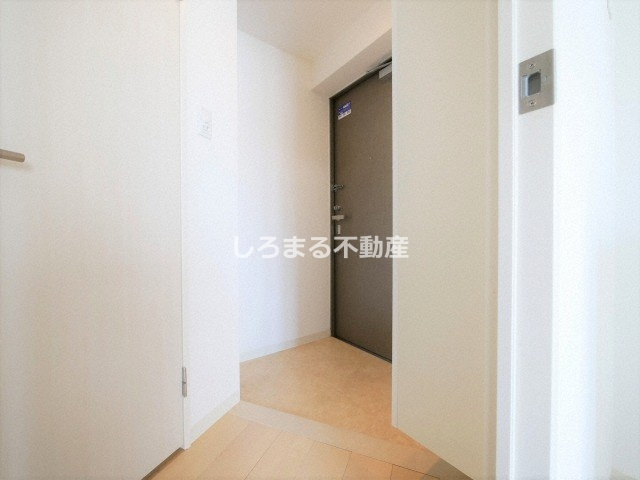 レジディア谷町の玄関