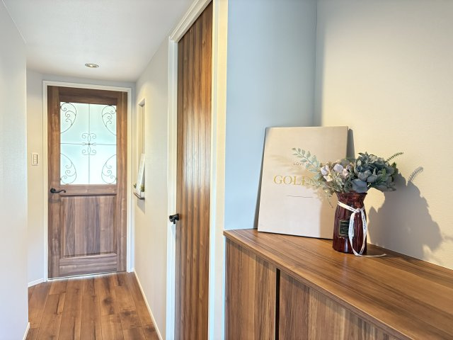 コージースクエア大和八木の玄関|明るい内玄関です