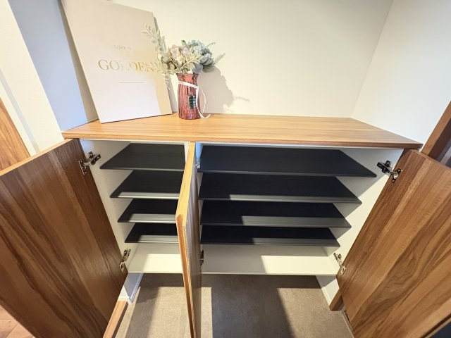 コージースクエア大和八木の玄関|シューズボックスも付いています