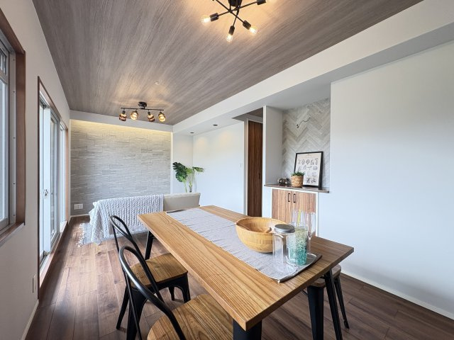 コージースクエア大和八木の居間・リビング|ゆったりと家族団らんできるダイニングです