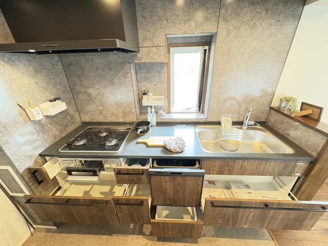 コージースクエア大和八木のキッチン|食器洗い乾燥機も付いています