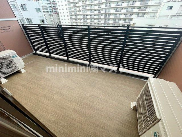 プレジオ梅田のバルコニー