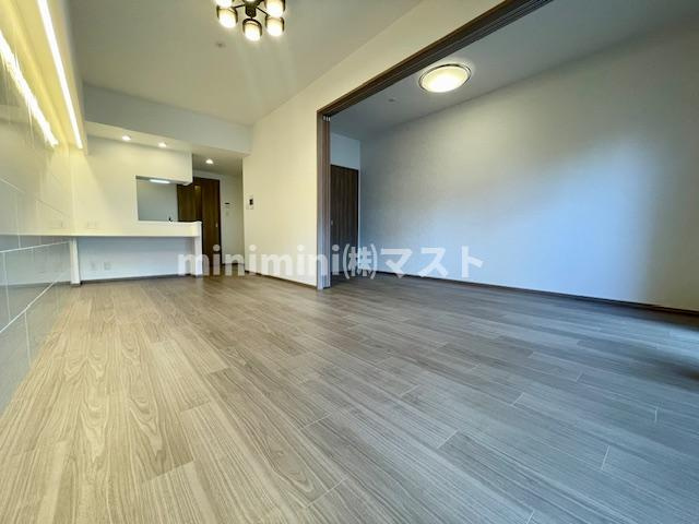 プレジオ梅田の居間・リビング