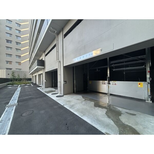 リビオメゾン新大阪の駐車場