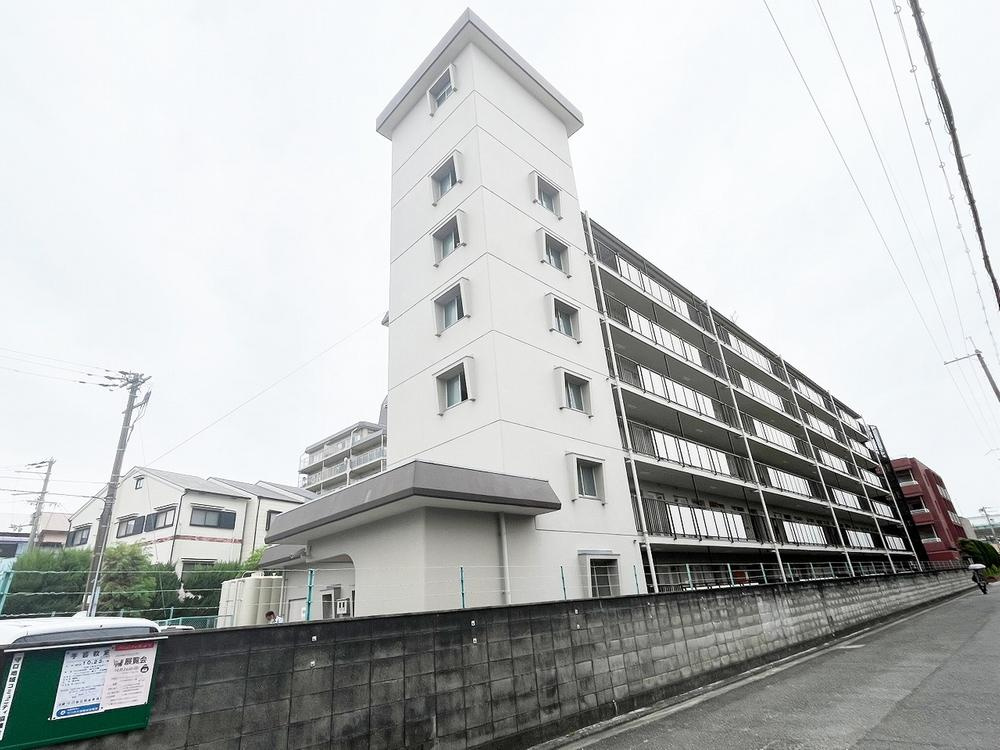 コスモハイツ守口の外観|新しい生活にいかがでしょうか？外観はお住まいの顔になります。こだわりたいポイントですね。水回りリフォームやリノベーションも承ってます。
■現地見学・資金計画相談・住宅ローン相談もお問合せ受付中■