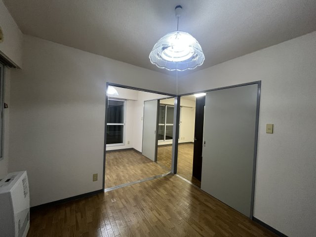 【洋室】 | メゾンロワール４１２