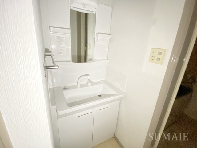 ウィーンハイツＡ棟の洗面所|独立洗面台です☆