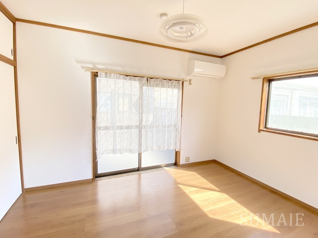 ウィーンハイツＡ棟の居間・リビング|洋室です！